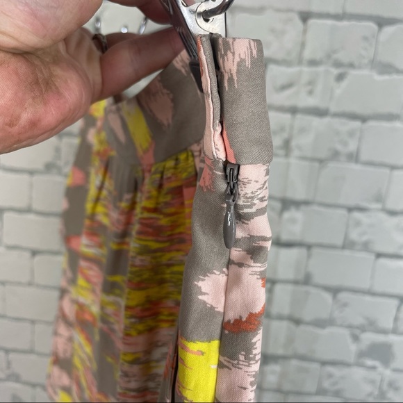 Tibi 100% Silk Artsy Abstract  Tribal High Rise Flowy Shorts Pockets Size 2 - Picture 8 of 12